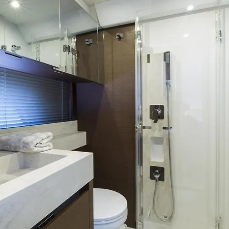 Private Yacht - Jeanneau Prestige 520 Fly Casa de Férias Split