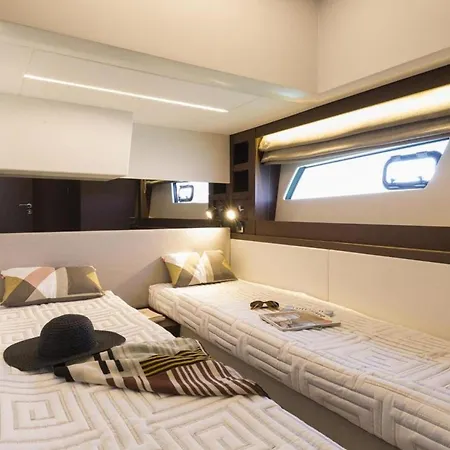 Private Yacht - Jeanneau Prestige 520 Fly Сasa de vacaciones Split