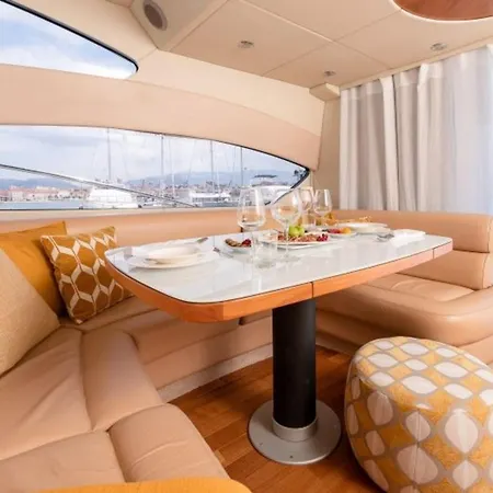Tatil Evi Private Yacht - Jeanneau Prestige 520 Fly